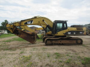 left side picture of Caterpillar 330D for dismantling ; Serial number: MWP1933